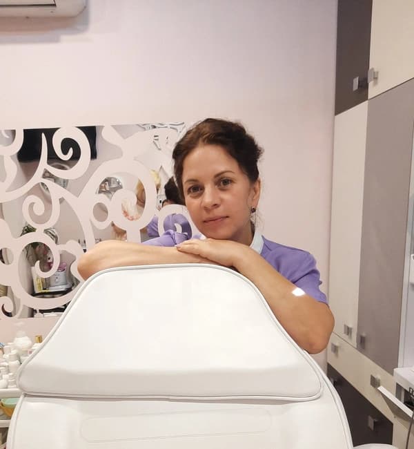 Image: עולם היופי Polaroid photo showing עולם היופי